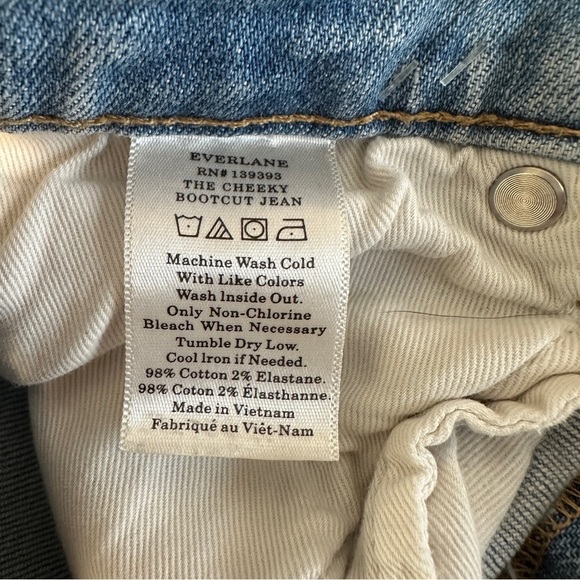 Everlane The Cheeky Bootcut Jean | Size 25 - Picture 9 of 11